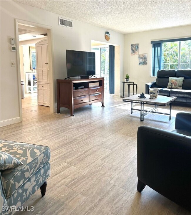 Photo - 214 Bobolink Way Unidad 214B