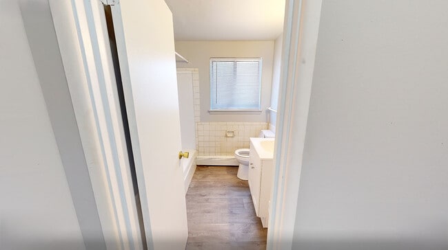 2 habitaciones, 1 baño - 950 pies cuadrados de superficie.