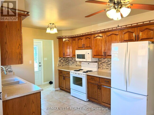 Photo - 37 Michael Dr S