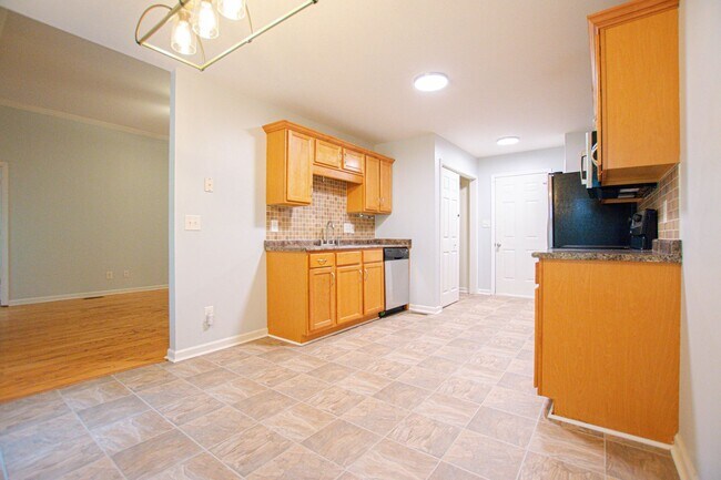 Photo - Pet Friendly Three Bedroom!
