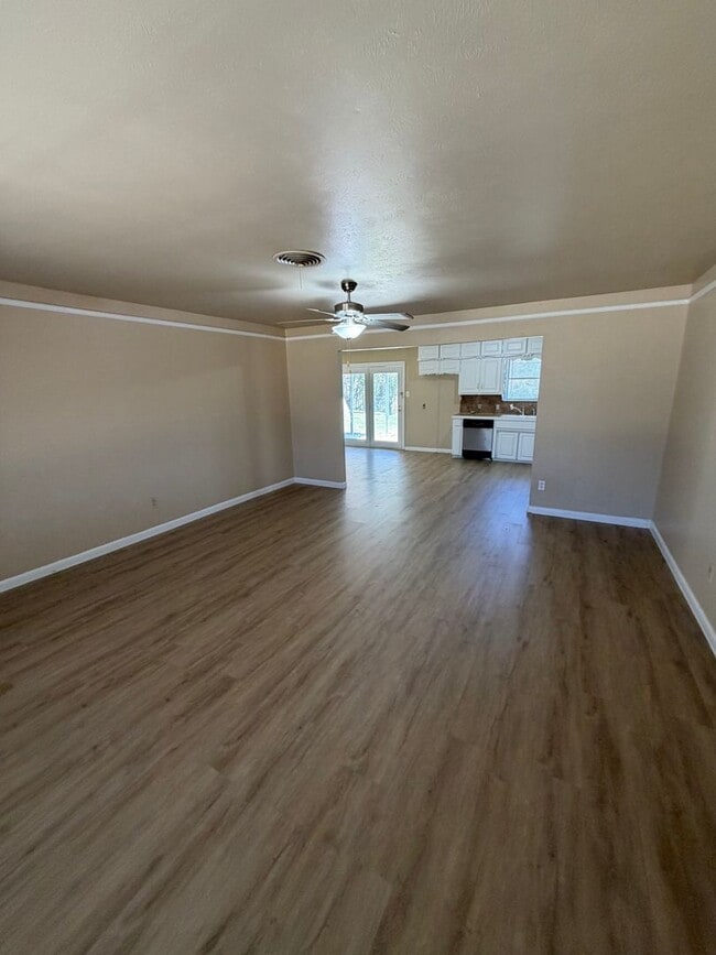 Photo - 4 Bed 2 Bath House in the 76133