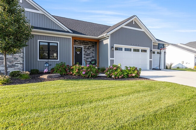 Photo - 3760 Jason Ridge Ln SW Unit 2800 sq ft Condo for Rent