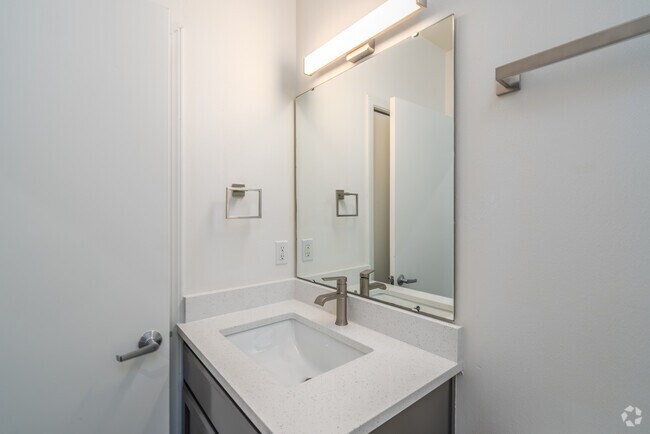 2BR, 2BA - 1,100SF - Bathroom