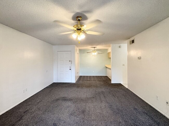 Photo - Spacious 1 bedroom 1 bathroom in DelRey Community!