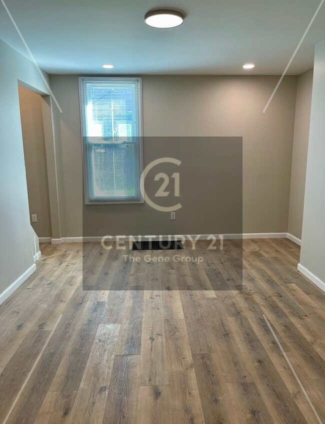 Photo - 319 Wyoming St