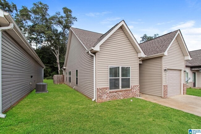Photo - 151 Park Dr N