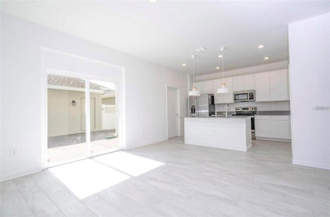 Photo - 13890 Title Wy