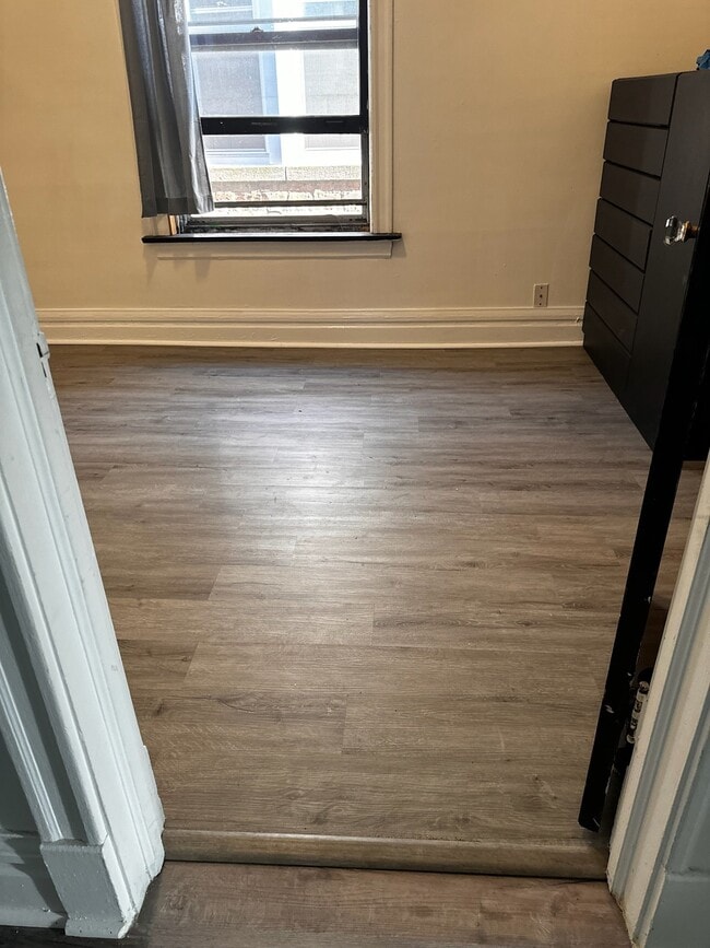 Photo - 7712 S Carpenter St Unidad 2