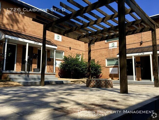 Building Photo - Gated 2BD APTS: RENOVATED - Courtyard w/ F... Unit D