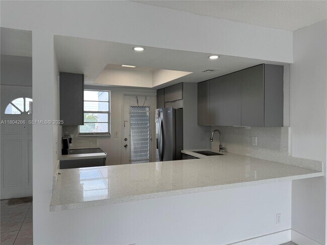 Photo - 1333 E Hallandale Beach Blvd Unidad 444