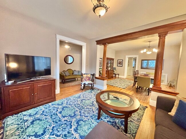 Photo - 20 Mansfield Pl