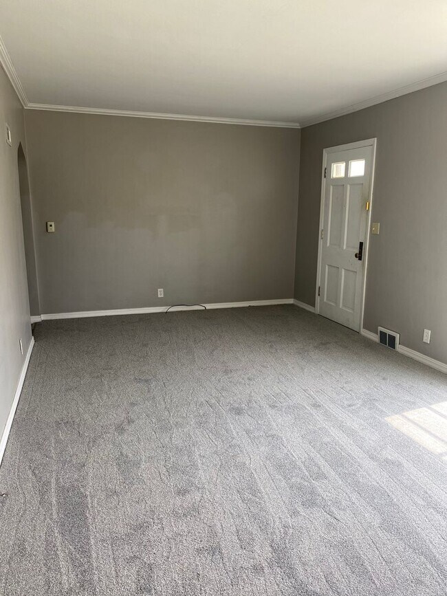 Photo - 2-Bedroom House with Detached Garage & Basement — Lafayette's North End
