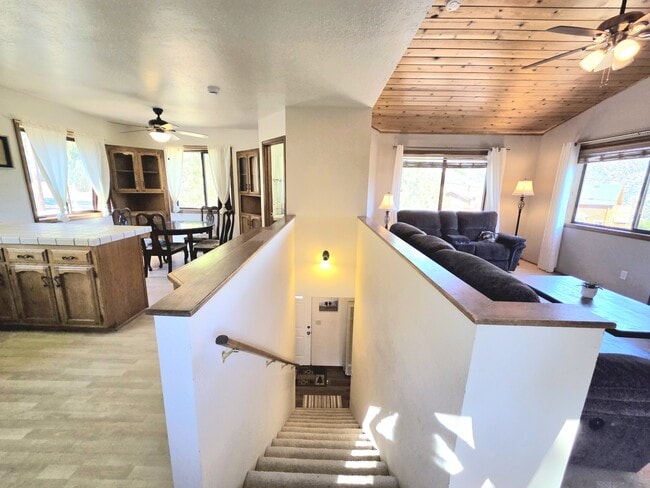 Photo - 1916 Pioneer Way