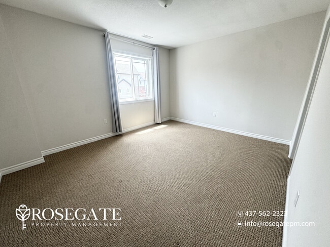 Photo - Pet-Friendly 2-Bedroom Apartment with Garage & Driveway Parking – Hamilton Unité 112