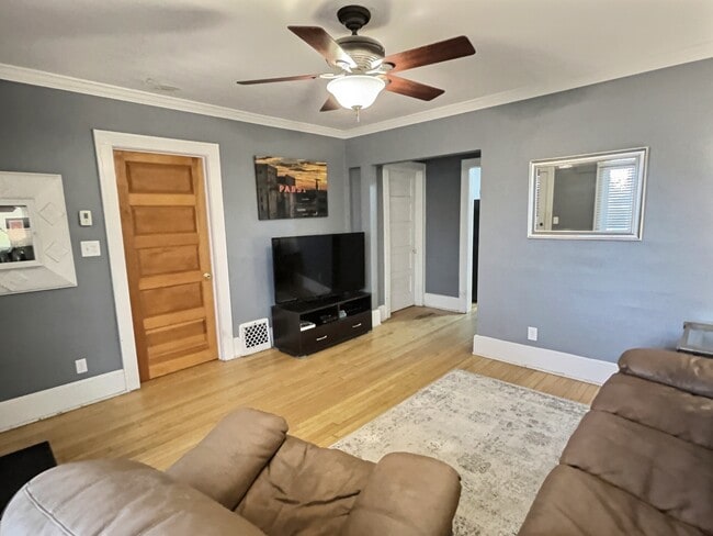 Photo - 2634 N Bartlett Ave Unit Lower