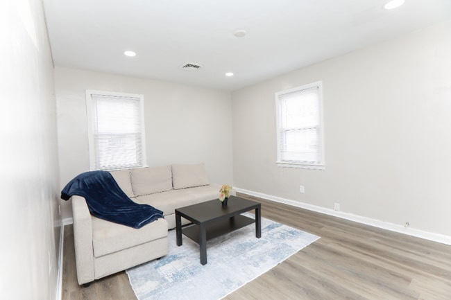 Photo - 1265 Pall Mall St Unidad A