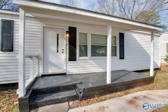 Photo - 3916 Troy Swasey Blvd SW