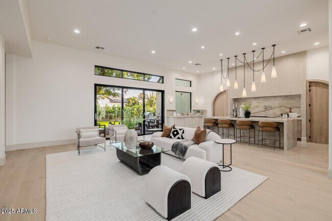 Photo - 3301 E Elm St