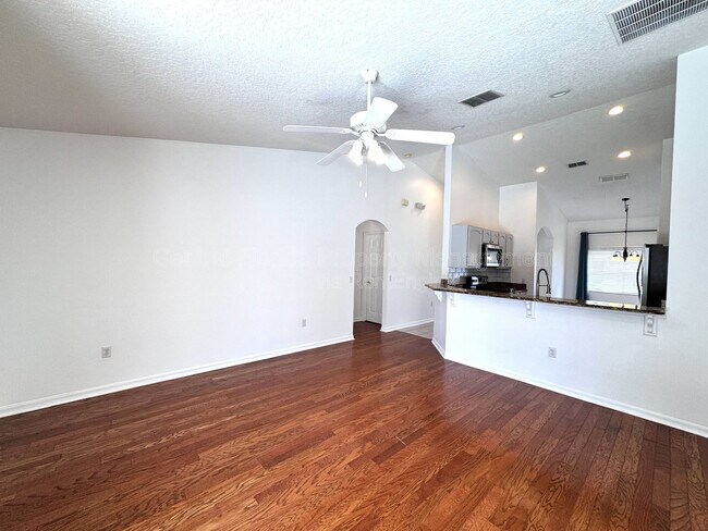 Photo - 205 Paradise Woods Pl