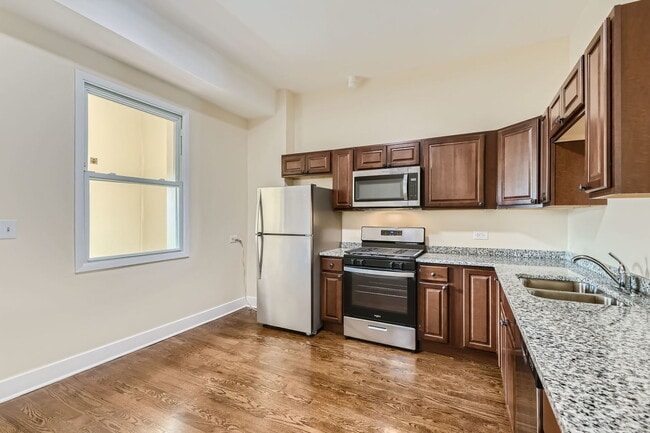 Photo - 7048 N Clark St Unit 2FLR