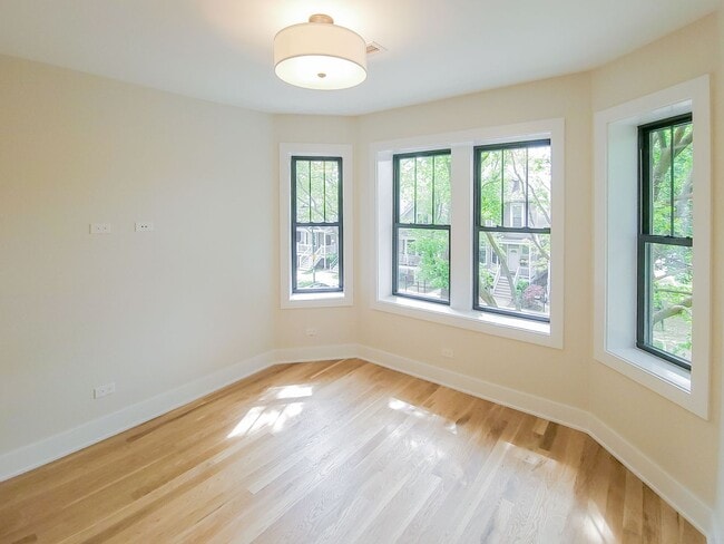 Photo - 4853 N Seeley Ave Unit 1