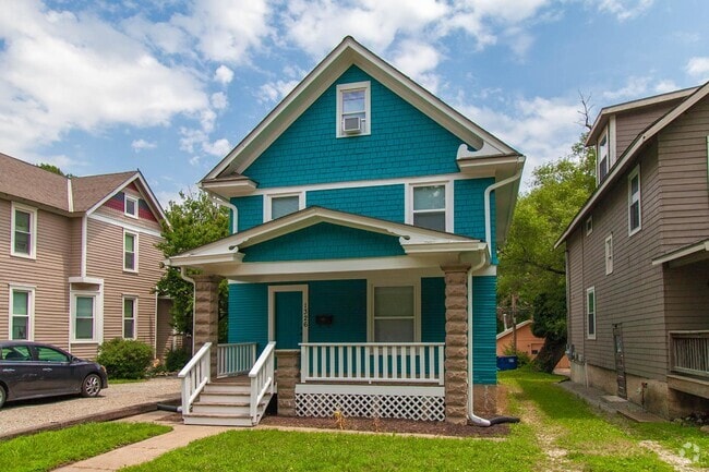 Building Photo - 1326 Massachusetts St Rental