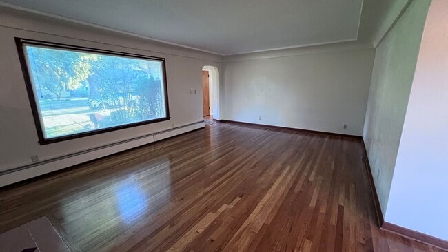 Photo - South Hill Charming 3 bed 2 bath in quiet ...