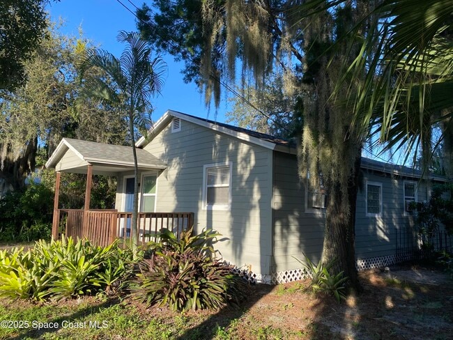 Photo - 1907 Fletcher St