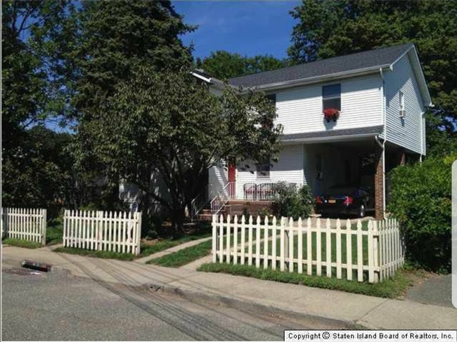private house - 27 Ontario Ave Unit 1st floor