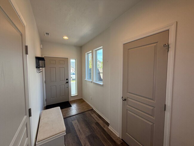 Photo - CHECK OUT THIS BEAUTIFUL HOME IN MAPLE MEA...