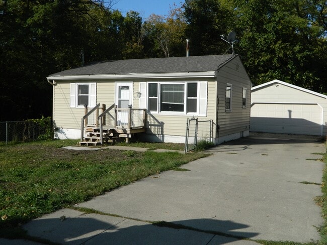 Building Photo - 4424 SE 8th St Rental