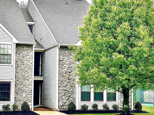 Building Photo - 1 Bridgewater Dr Unit 1