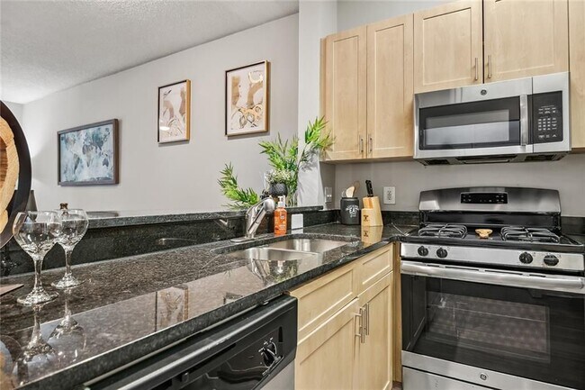 2103 Asbury Square Unidad 3-357