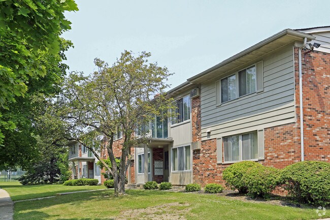 Patrick Henry Apartments - Patrick Henry Apartments