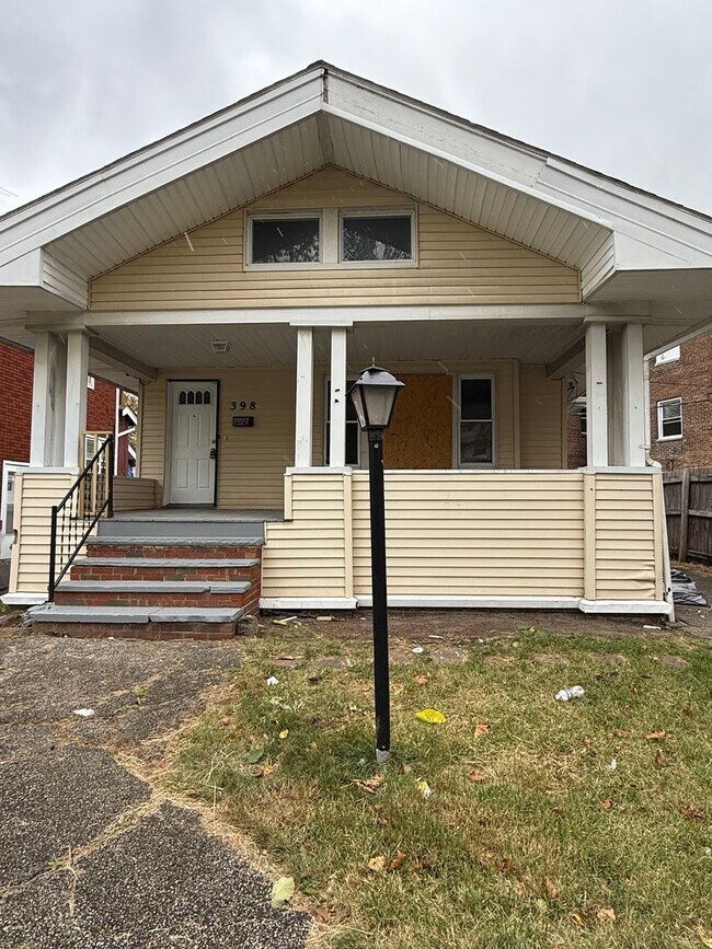 Building Photo - 2bd Single Ranch Near Lake Erie Cash Pay