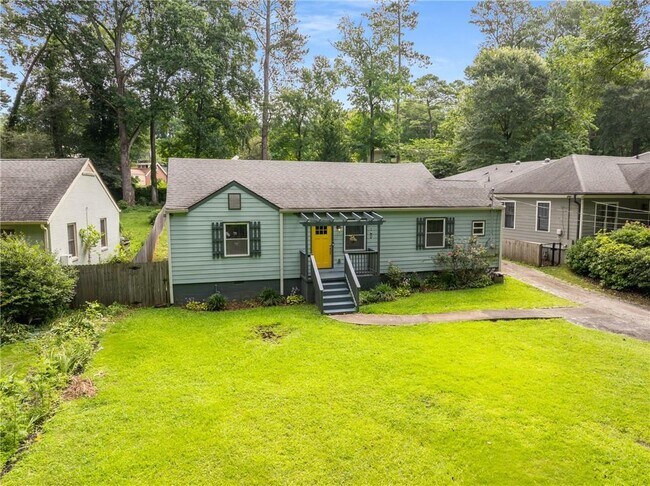 Photo - 1398 Deerwood Dr House
