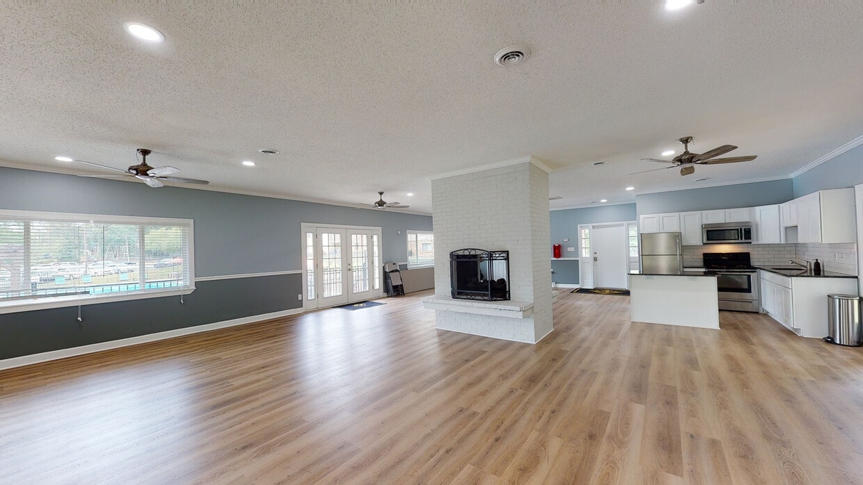 Photo - PineGate - Students save up to 10%! Apartments