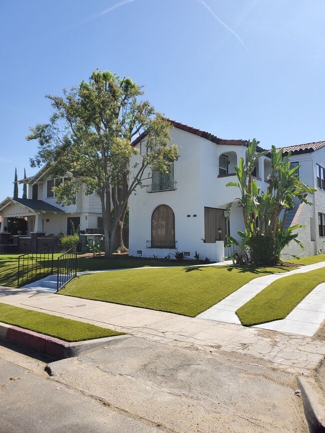 Building Photo - Van Ness Ave Unit 1220