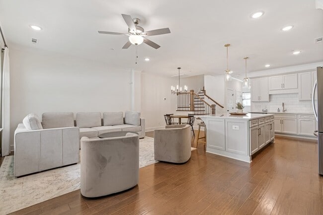 3198 Sassafras Ln