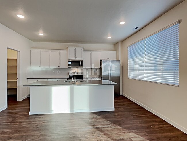 Photo - 9499 W Chino St