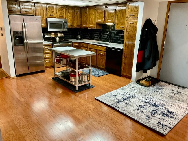 Photo - 2100 Valkyrie Dr NW