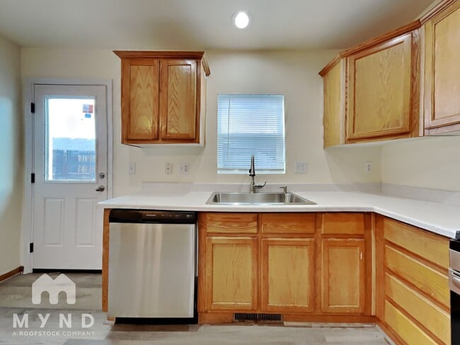 Photo - 602 Carriage Dr