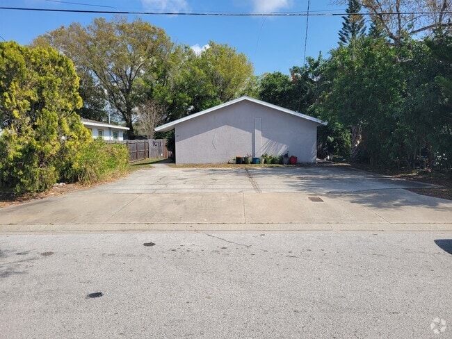 Building Photo - 1611 Miller Ave Rental