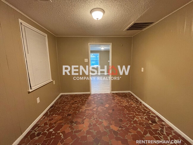 Photo - 1978 Sparks St