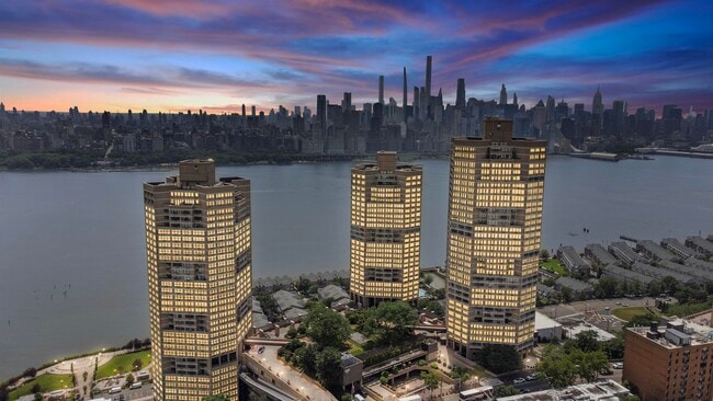 Building Photo - 7002 JFK Blvd E Unit 11B Rental