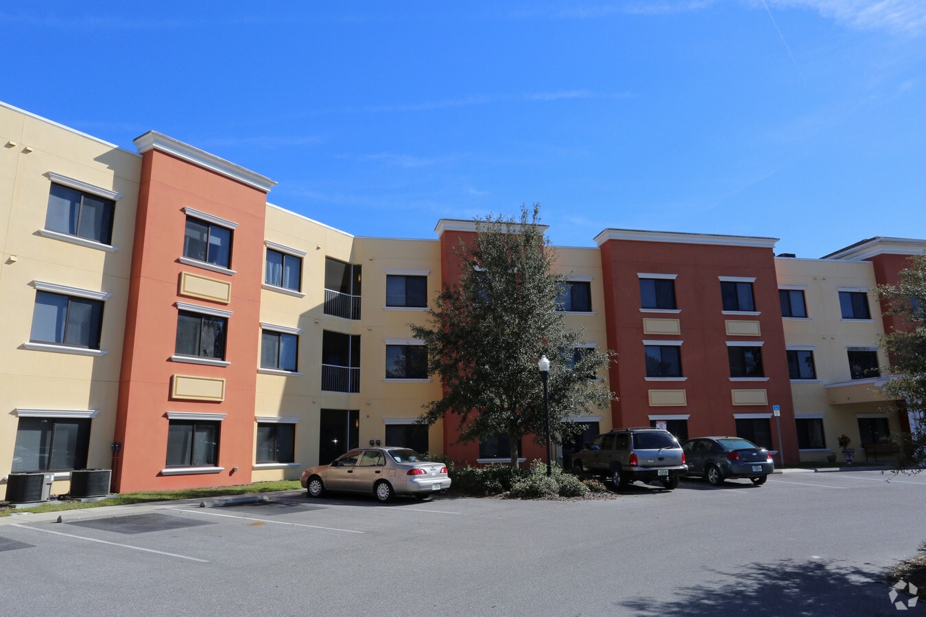 Photo - Manor at West Bartow