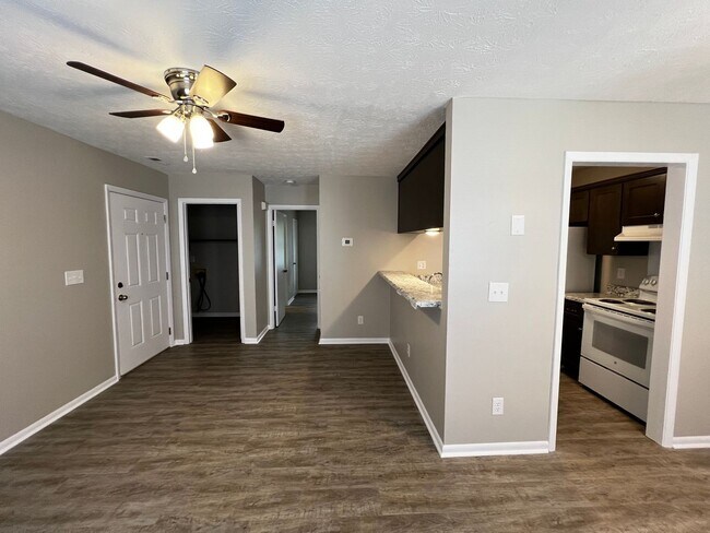 Photo - 1429-D Ireland Drive - No Pets