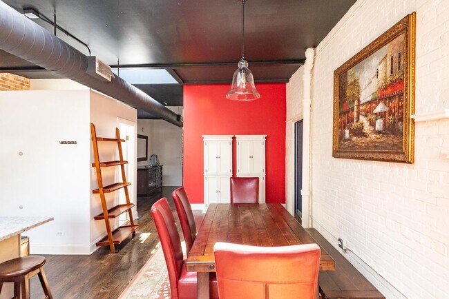 Photo - 1 bedroom in Chicago IL 60657 Unit 2R