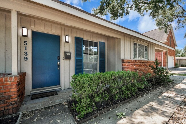 Photo - 5139 Beechnut St
