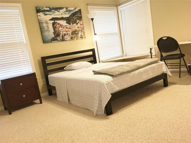 Photo - 2009 Sheridan St